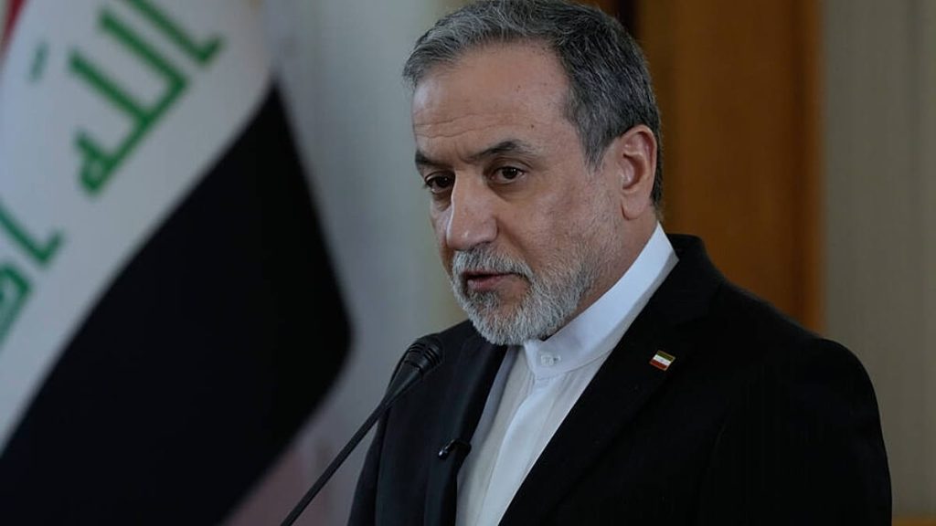 “حرب شرسة ستجتاح المنطقة”.. عراقجي يرفع سقف الرد و”يشمت” بأوروبا في ملف غرينلاند