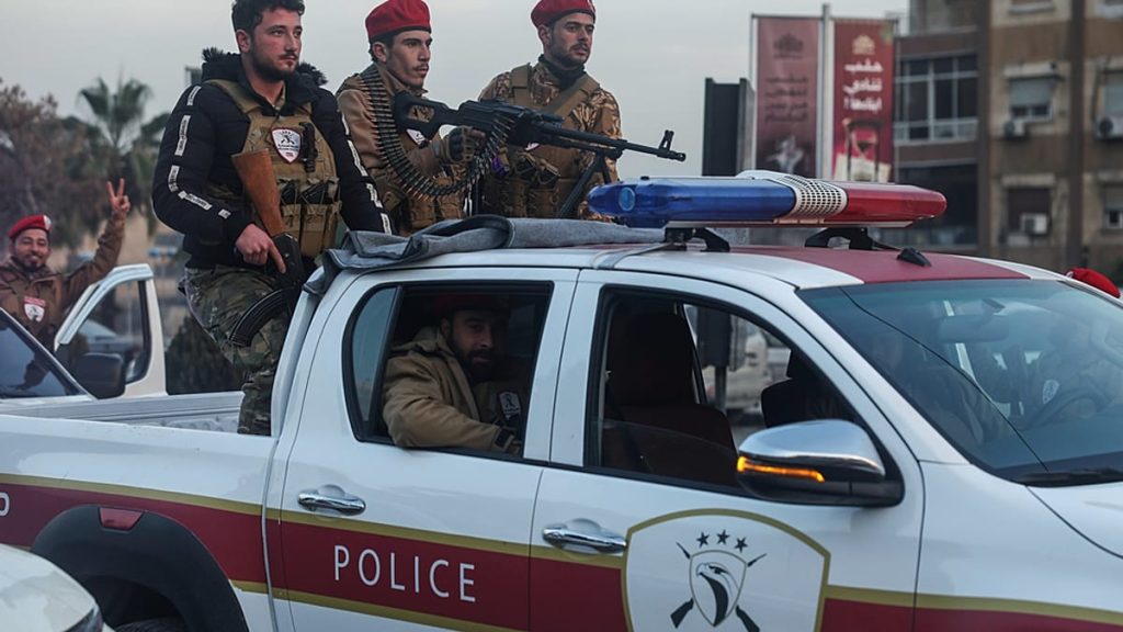 تجدد الاشتباكات في حلب بين “قسد” والجيش السوري.. وإسرائيل تدخل على الخط