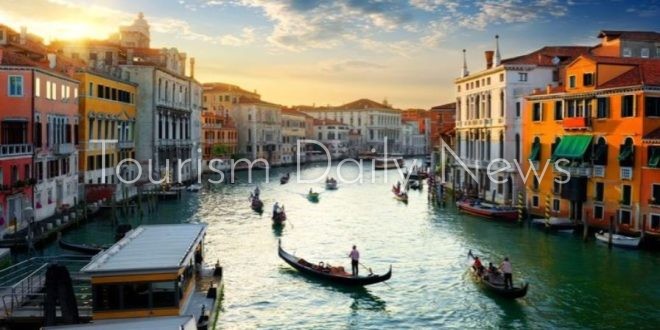 البندقية تعيد تفعيل ضريبة الزيارة اليومية خلال مواسم الذروة السياحية