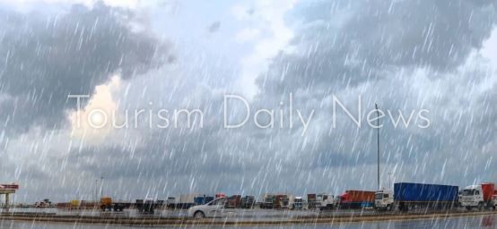 أمطار على المدينة المنورة واستمرار الرياح والغبار على مكة والباحة وعسير