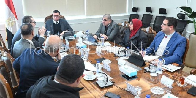 وزير الإسكان يستعرض التصور المبدئي لمشروع سكني جديد للإسكان المتوسط