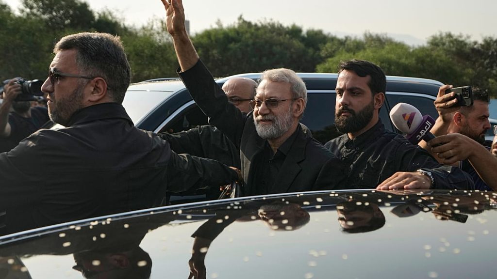 من هو علي لاريجاني؟ رجل “الثقة” الذي يلجأ إليه خامنئي عند الأزمات