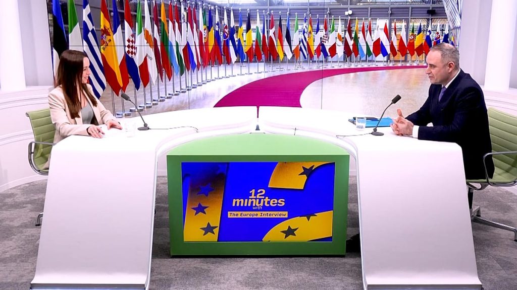 وزير المالية الروماني يؤيد “يوروبوندز” واستراتيجية “صنع في أوروبا” لتعزيز التنافسية