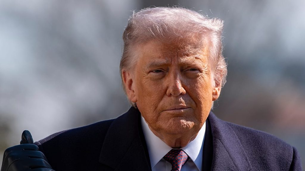 ليس لديهم مال”.. ترامب: قد نسيطر على كوبا “بشكل سلمي