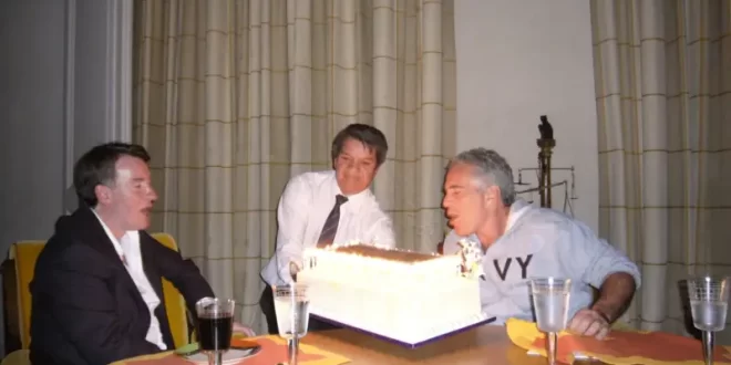 بريطانيا تدقق في سجلات طيران عسكرية بقضية إبستين