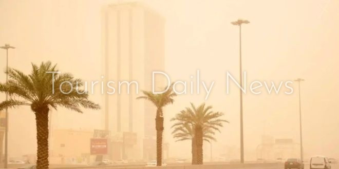 رياح نشطة ومثيرة للأتربة والغبار بتبوك والرياض وأمطار على مكة المكرمة