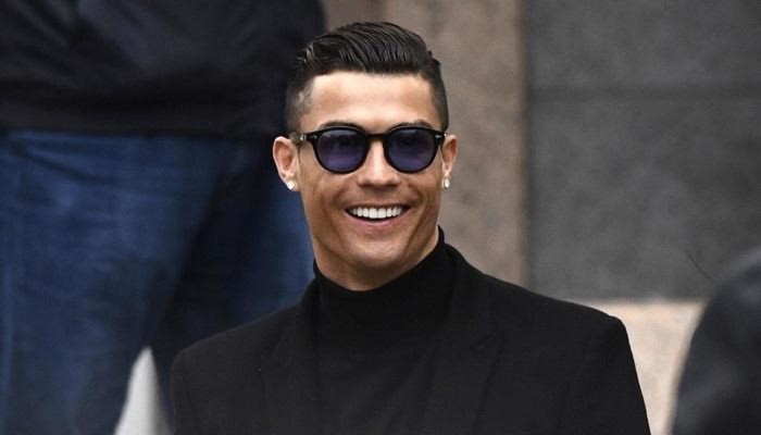 كريستيانو رونالدو يضع عينه على “البريميرليغ” بصفقة إستثمارية ضخمة