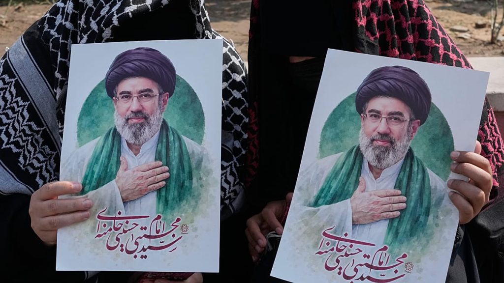 تراجع رهانات إسرائيل على إسقاط النظام في إيران.. ومؤشرات على تماسك القيادة الإيرانية