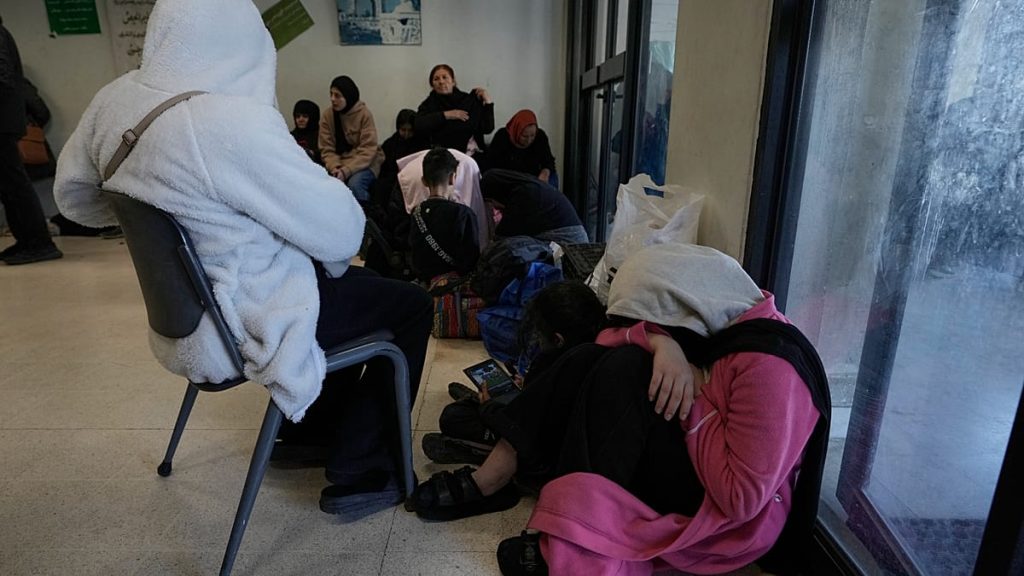 لبنان في عين العاصفة مجددا.. موجة نزوح من الجنوب ومن الضاحية الجنوبية لبيروت ولكن إلى أين وبأي ثمن؟