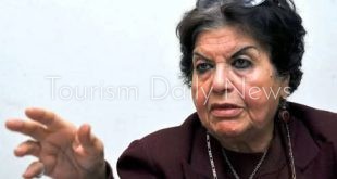 الدكتورة عواطف عبد الرحمن