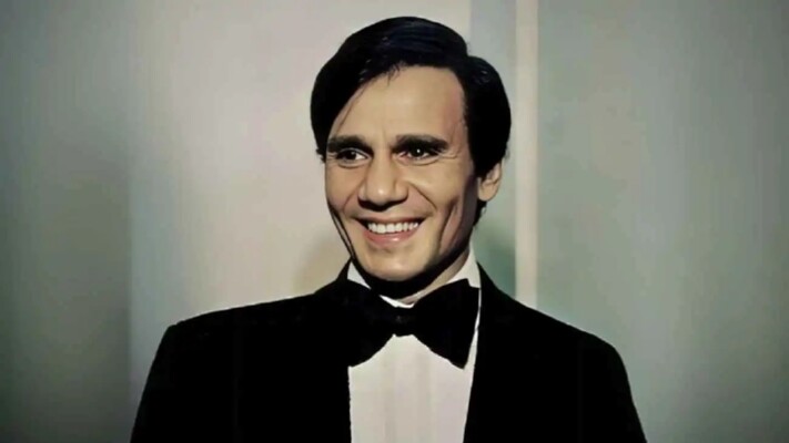 أسرار لأول مرة.. كيف ودّع محمد عبد الوهاب جثمان عبد الحليم بغرفته؟