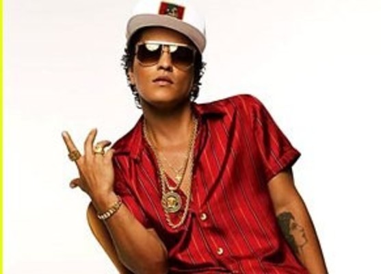 بعد طول انتظار.. برونو مارس يغزو الأسواق العالمية بألبوم رومانسي جديد