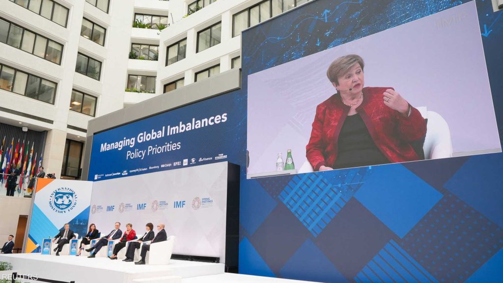 صندوق النقد يخفض التوقعات.. والحرب تُعمّق الجرح الاقتصادي