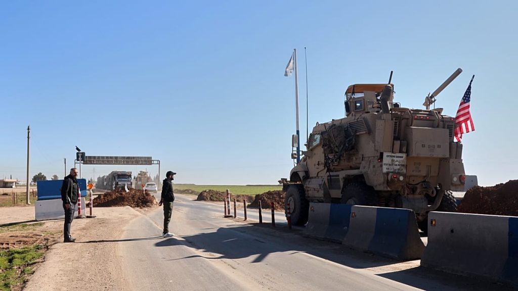 الجيش السوري يتسلّم قاعدة “قسرك” العسكرية ويكمل السيطرة على الشمال الشرقي للبلاد