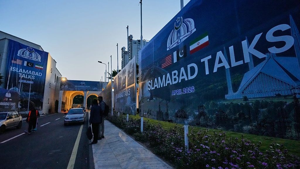 تحليل إسرائيلي: فشل مفاوضات إسلام آباد يزيد الضغوط على الشعب الإيراني