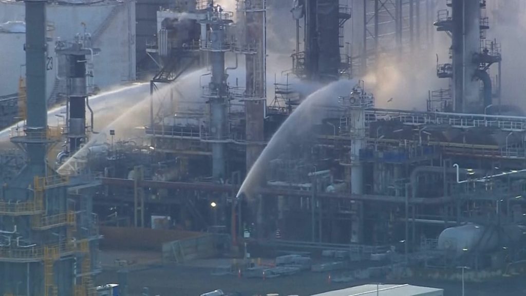 فيديو. أستراليا: حريق في مصفاة يثير المخاوف بشأن إمدادات الوقود وسط حرب إيران