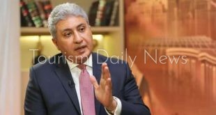 وزير السياحة والآثار شريف فتحي