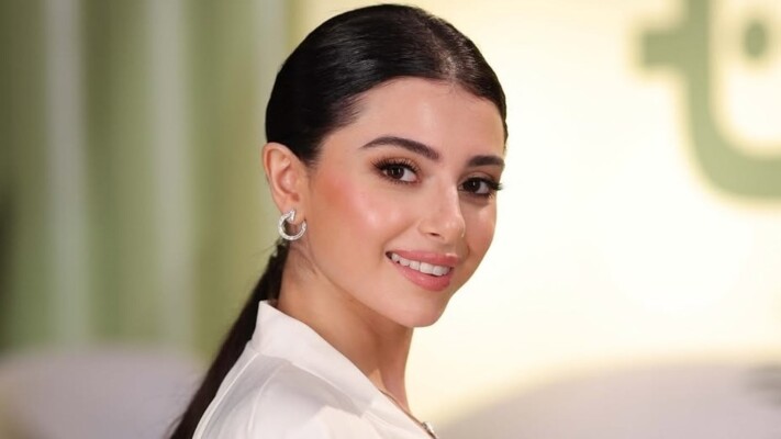 ماريتا الحلاني تؤجّل أغنيتها الرومانسية احتراماً لوجع لبنان و”الفن” يكشف التفاصيل