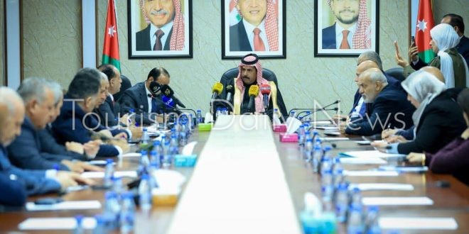 “النقل النيابية” تستمع لمطالب أصحاب مكاتب السيارات السياحية بالأردن