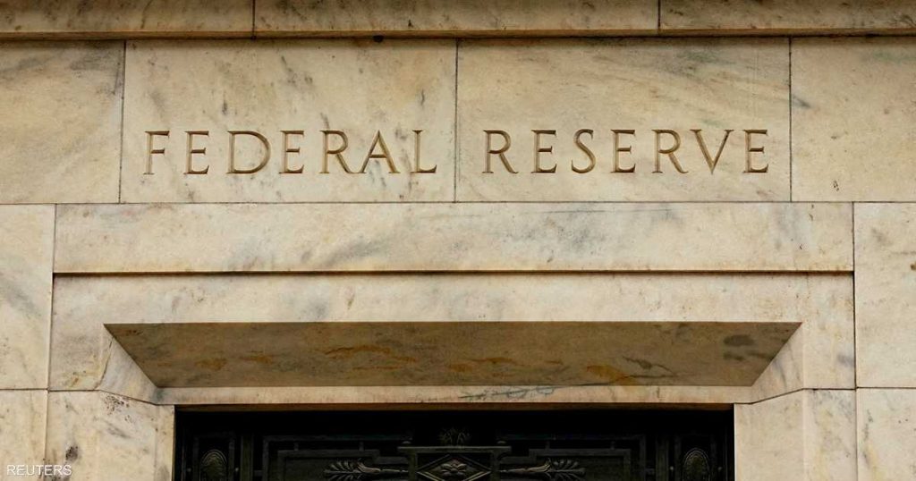 محضر الفيدرالي في مارس يظهر استعدادا متزايدا لرفع الفائدة