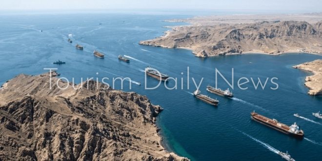 الصين تطلب من إيران بذل جهود لإعادة حركة الملاحة في مضيق هرمز لطبيعتها