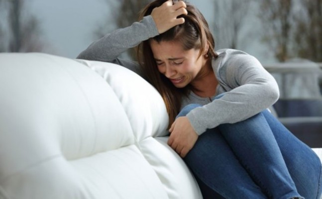 مؤثرة تنهار من البكاء والسبب شقيقتها