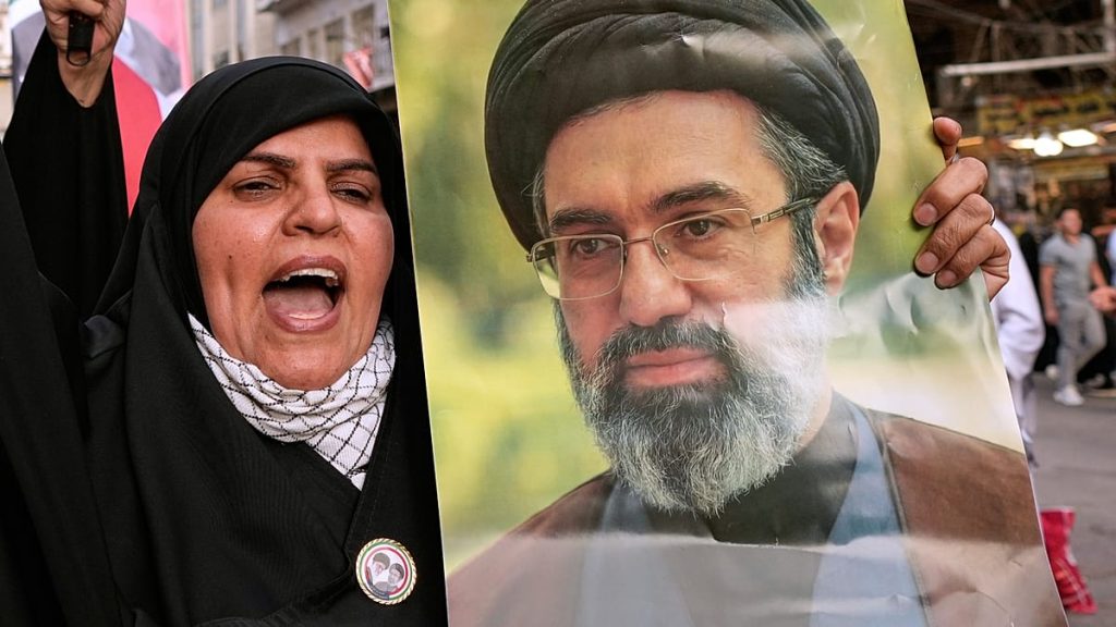 “المرشد المتواري”.. تقييم استخباراتي أمريكي يكشف دور مجتبى خامنئي في صياغة استراتيجية المواجهة