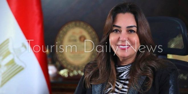 وزيرة التنمية المحلية والبيئة تتابع جهود مركز سيطرة الشبكة الوطنية للطوارئ