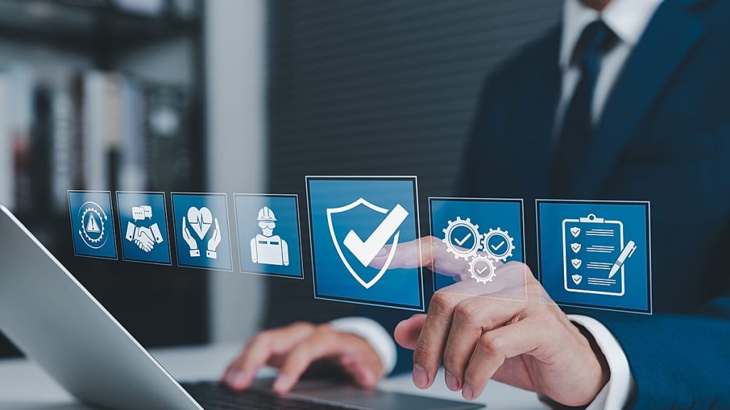 بنوك الخليج تسعى لاستخدام الذكاء الاصطناعي فهل تحافظ على السيطرة على بيانات العملاء؟