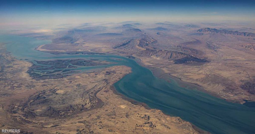 سلطنة عُمان تتيح ممرا بحريا مؤقتا لعبور السفن في هرمز