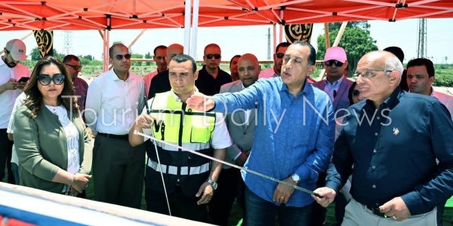 “مدبولي” يتفقد مواقع العمل بمشروع رفع كفاءة وتطوير الطريق الدولي الساحلي