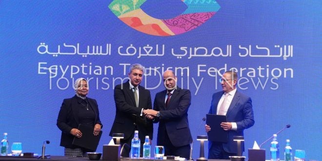 بروتوكول تعاون بين “السياحة” و”العمل” لتقنين أوضاع العمالة الأجنبية
