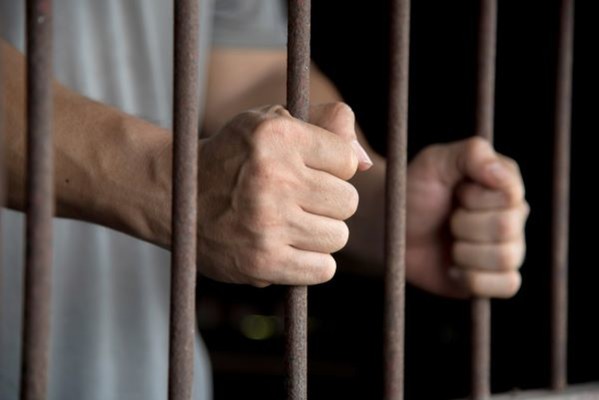 السجن 30 شهراً لمخرج شهير بهذه التهمة