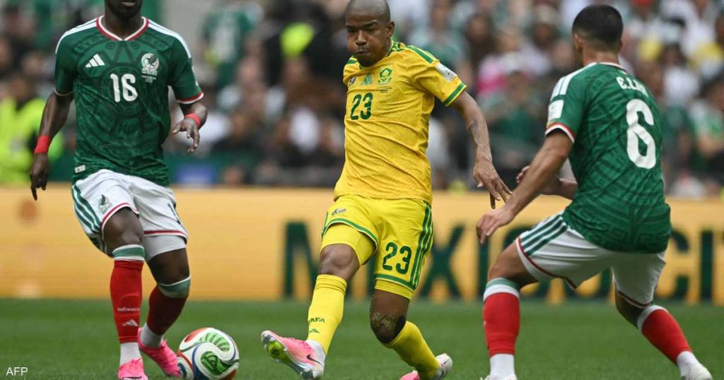 بعد أيام من مشاركته بالمونديال.. وفاة نجم منتخب جنوب إفريقيا