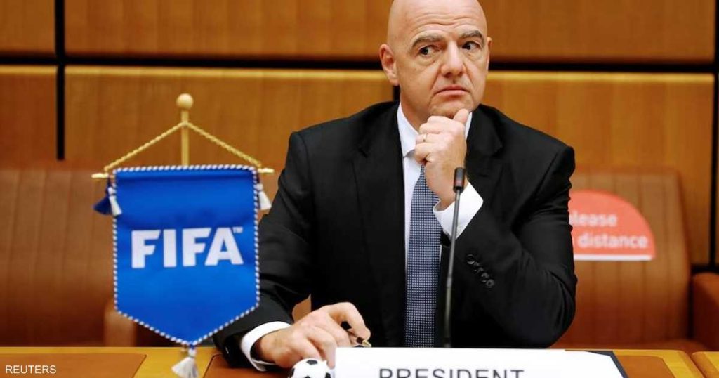 خطة كأس العالم تحت النار.. إنفانتينو يواجه اتهامات خطيرة