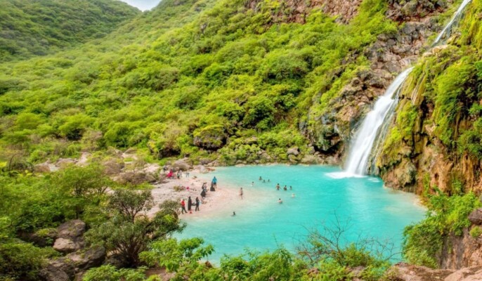 صيف بطابع خليجي.. وجهات تجمع البحر والطبيعة والمغامرة