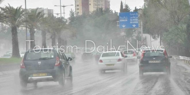 رياح مثيرة للغبار وأمطار تضرب مناطق سعودية وسط تحذيرات من تدني الرؤية