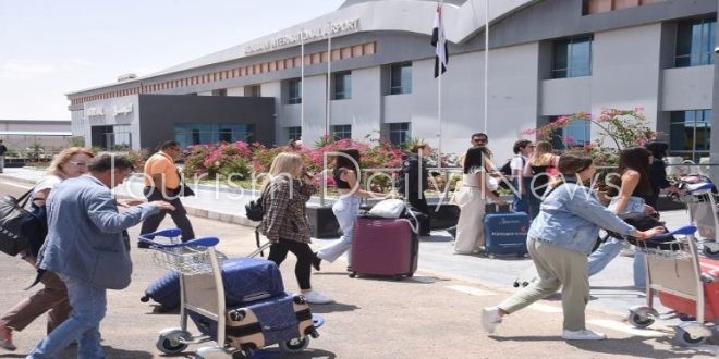 مطارات مصر ترفع راية النمو.. الطيران يفتح أبوابًا جديدة للسياحة والاستثمار