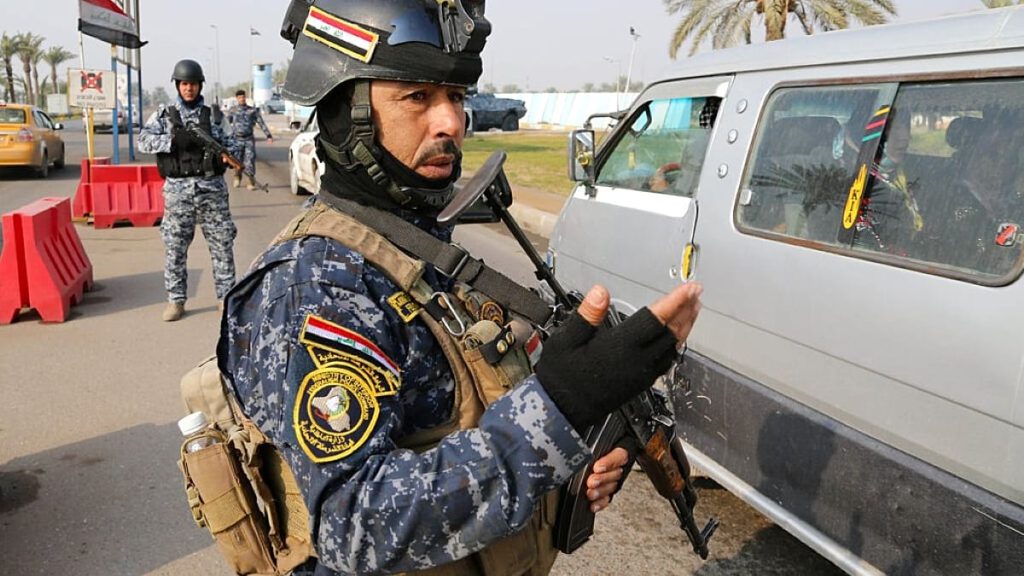 61 موقوفًا بينهم موظفون ومحامون.. العراق يفكك شبكة واسعة لتزوير العقارات