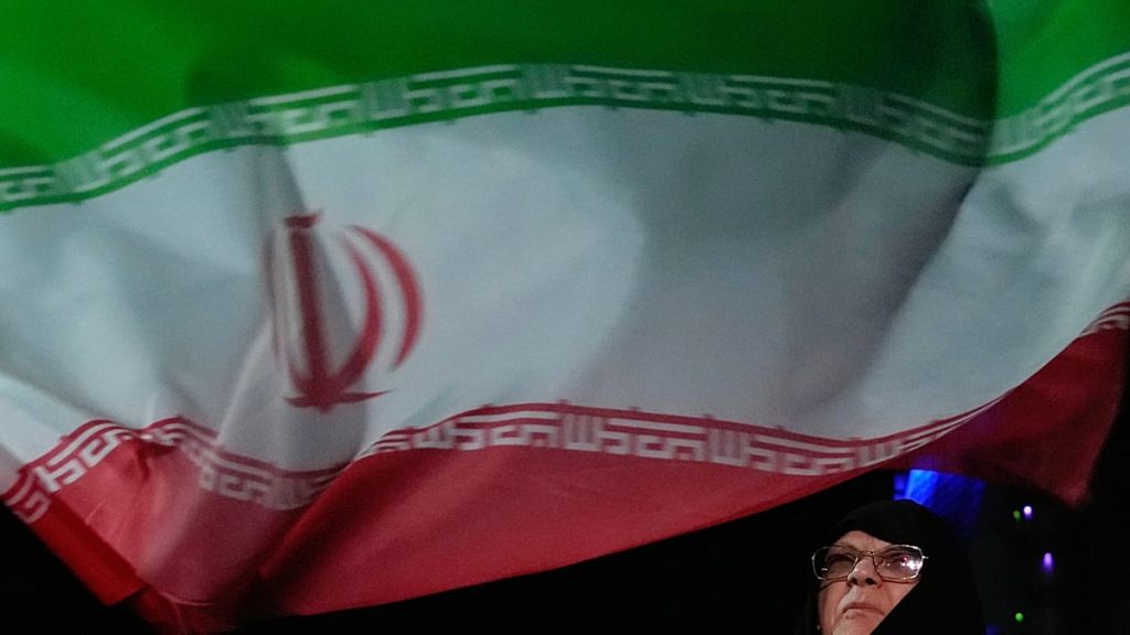 مباشر – “لن نترك قطرة نفط تمرّ!” إيران تهدد دول الخليج إذا انضمت لعقوبات واشنطن.. وإسرائيل تقصف بعنف جنوب لبنان