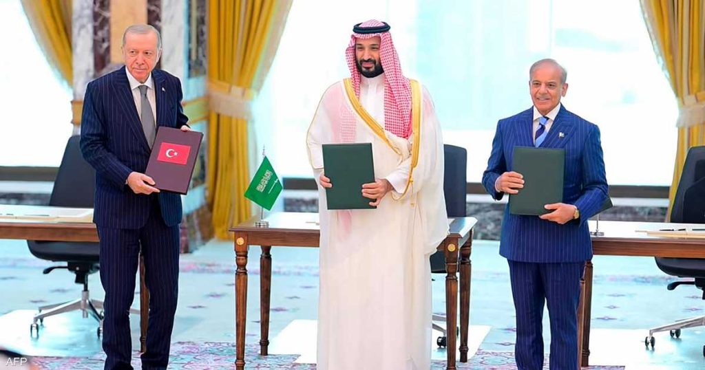 توقيع اتفاقية للدفاع المشترك بين السعودية وتركيا وباكستان
