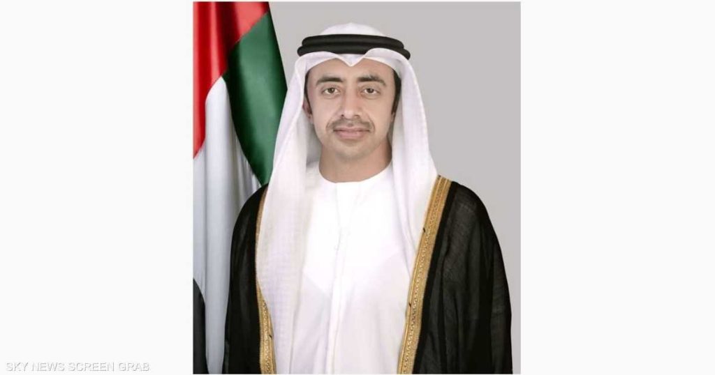 عبد الله بن زايد يؤكد تضامن الإمارات الكامل مع الكويت