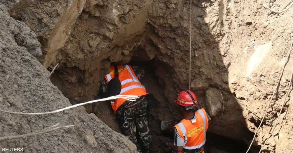 سباق حياة أو موت.. 500 عامل داخل الأنفاق في نيبال