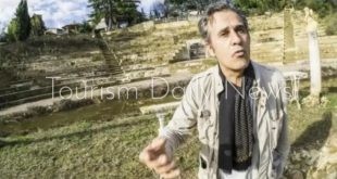مسرح أثري مزيف يخدع السياح في إيطاليا ويثير الجدل حول حماية التراث
