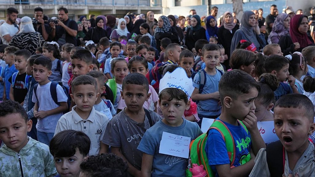 غزة أمام انهيار اقتصادي وتعليمي غير مسبوق.. والأمم المتحدة تحذّر من ضياع مستقبل جيل كامل