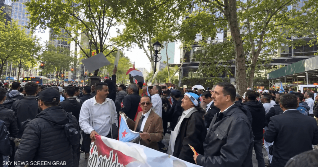 يمنيون من الجنوب يتظاهرون أمام مقر الأمم المتحدة