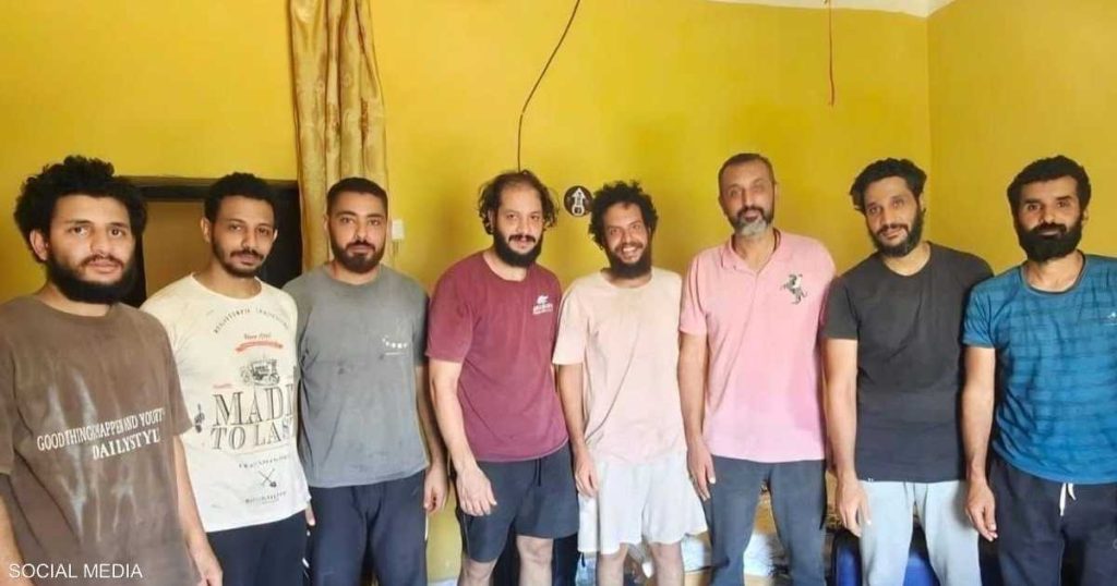 الإفراج عن البحارة المصريين المختطفين على سفينة في الصومال