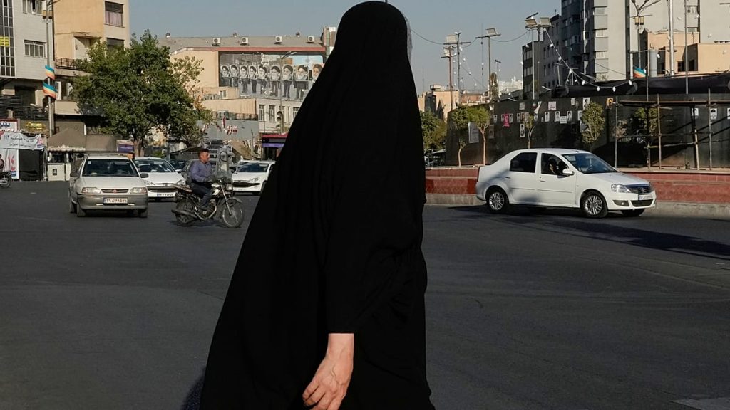 من مضيق هرمز إلى المنشآت النووية.. ما الذي يمنع انفجار الحرب مجددًا بين واشنطن وطهران؟