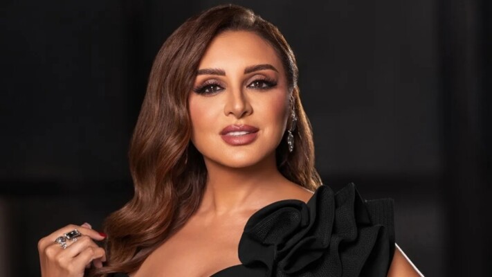 لحظة مؤثرة في الدوحة.. ما سر بكاء أنغام أمام جمهورها؟