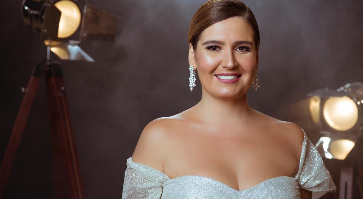 إبن هنا شيحة يلفت الأنظار إلى جانب والدته.. أصبح شاباً وسيماً